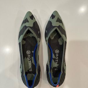 Women’s Rothy’s shoes